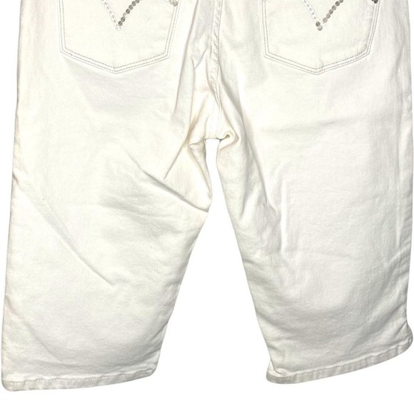 Levi's 512 Perfectly Slimming Bermuda Denim Shorts - Picture 7 of 8